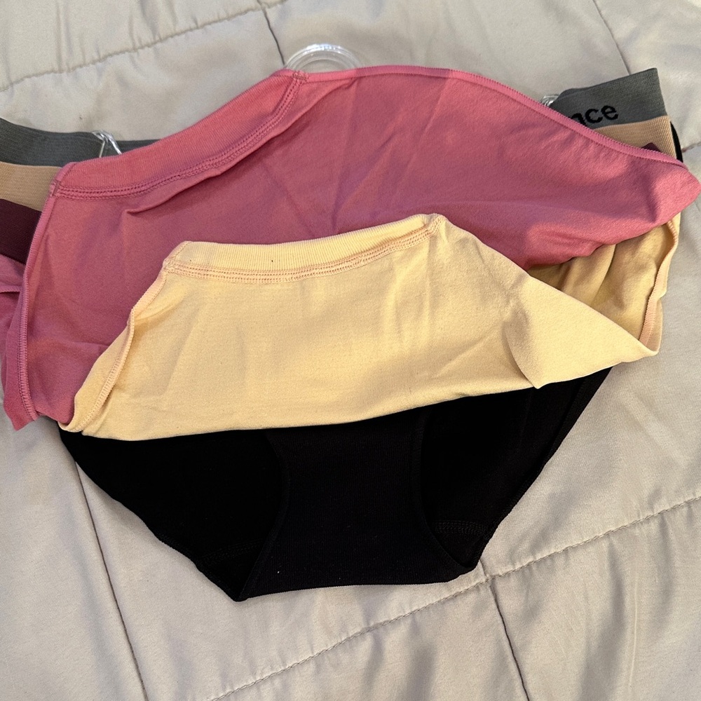 New Balance Women’s Seamless Hipster Underwear - Pink, Tan, & Black - XL - NWT - Picture 4 of 4